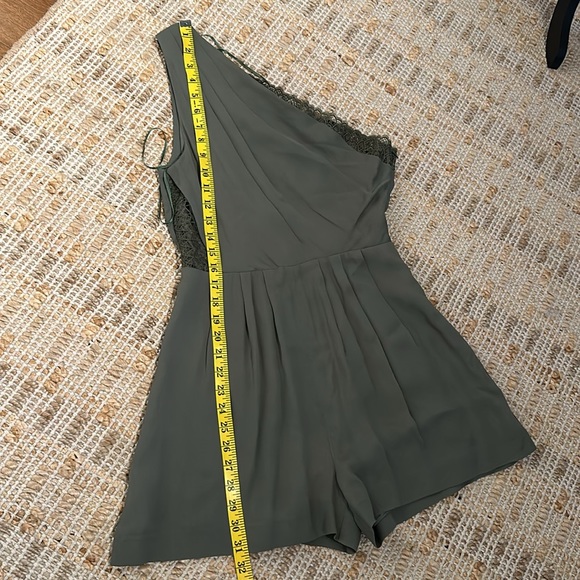 New one shoulder jumper - Picture 11 of 12